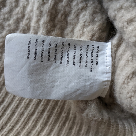 Thick Cashmere Sweater - Picture 5 of 12